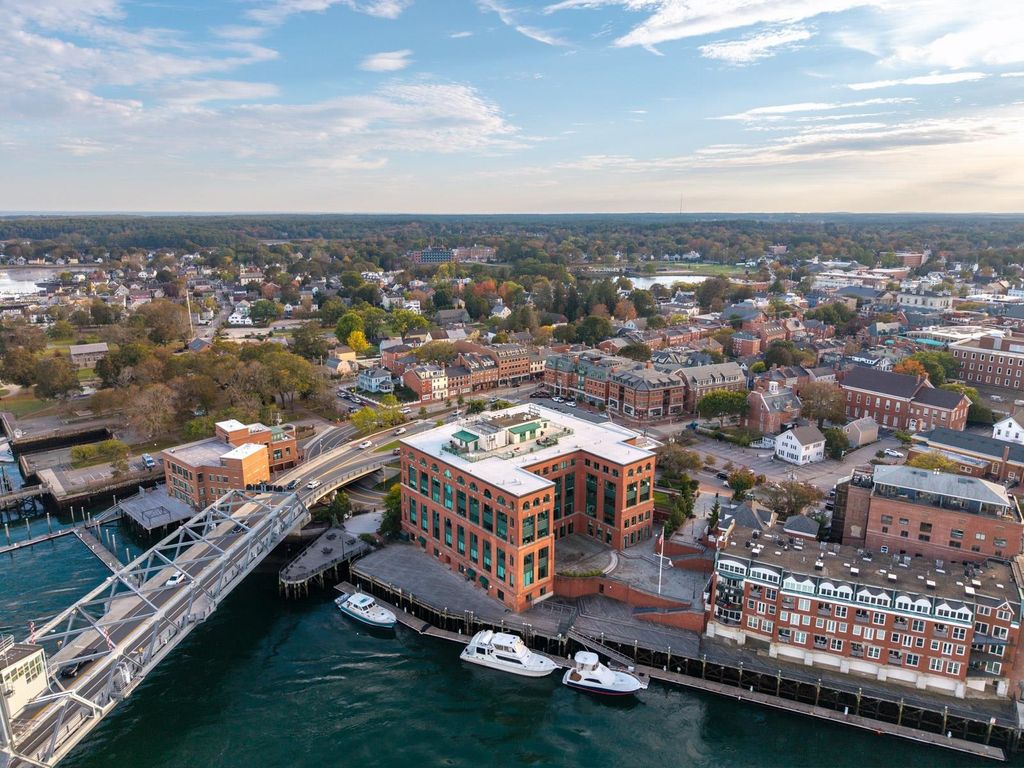 Photo of 1 Harbour Place #4i, Portsmouth, NH 03801 (MLS # 5085159)