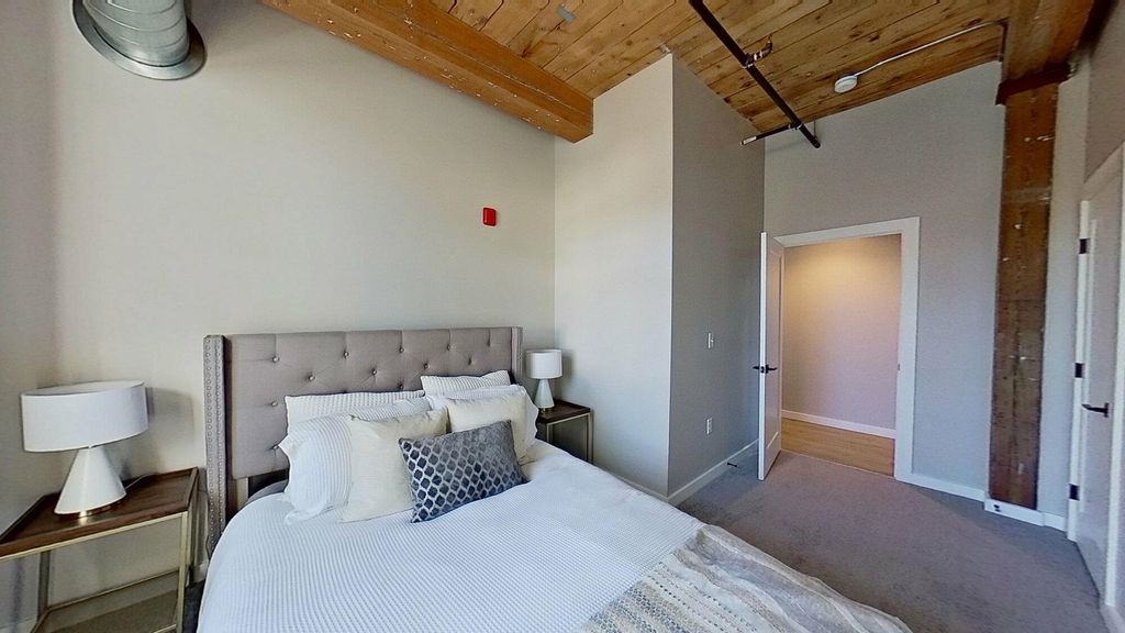 Photo of 110 East Hollis Street #423, Nashua, NH 03060 (MLS # 5088593)
