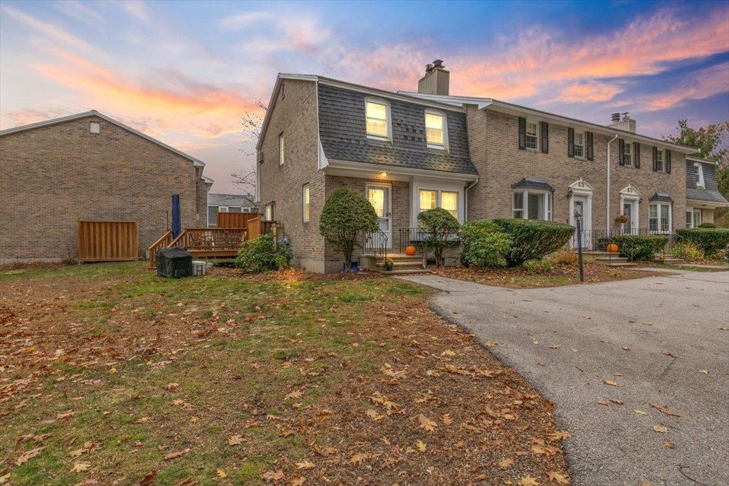 Photo of 193 Fieldstone Drive, Londonderry, NH 03053 (MLS # 5068776)