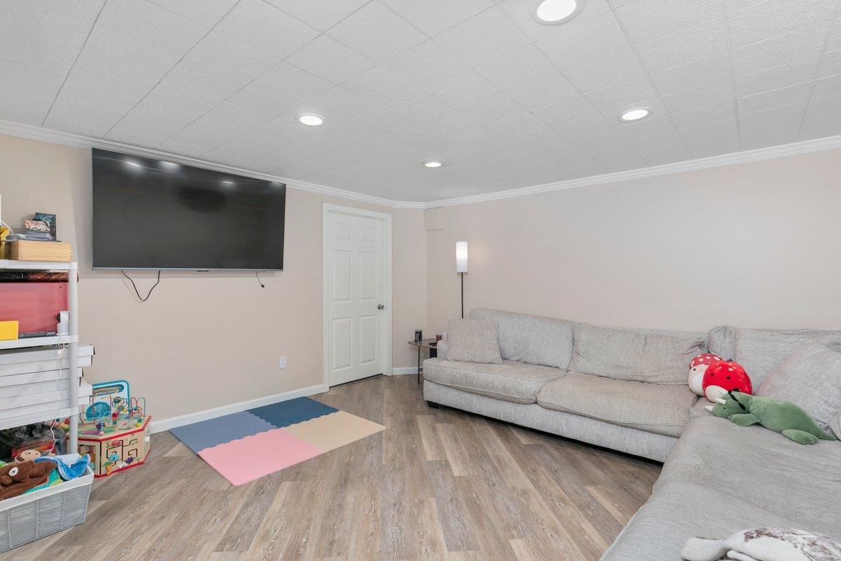 Londonderry, New Hampshire 03053, United States, 2 Bedrooms Bedrooms, ,2 BathroomsBathrooms,Residential,Active,239792