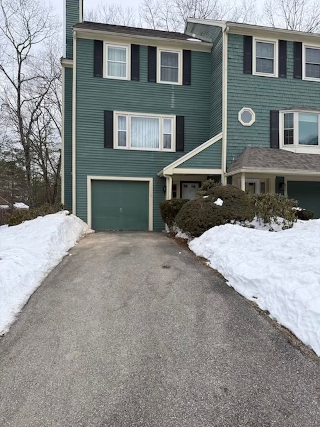 Photo of 17 Walnut Circle, Merrimack, NH 03054 (MLS # 5078097)