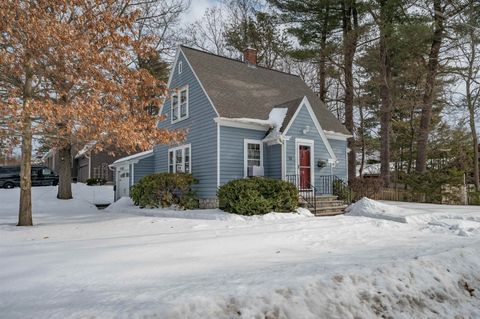 Photo of 11 Pine Hill Avenue, Nashua, NH 03064 (MLS # 5077275)