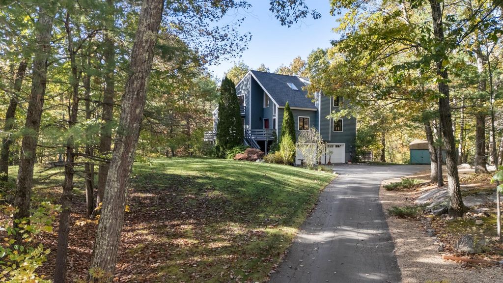 Photo of 26 Seasons Lane, Londonderry, NH 03053 (MLS # 5066261)