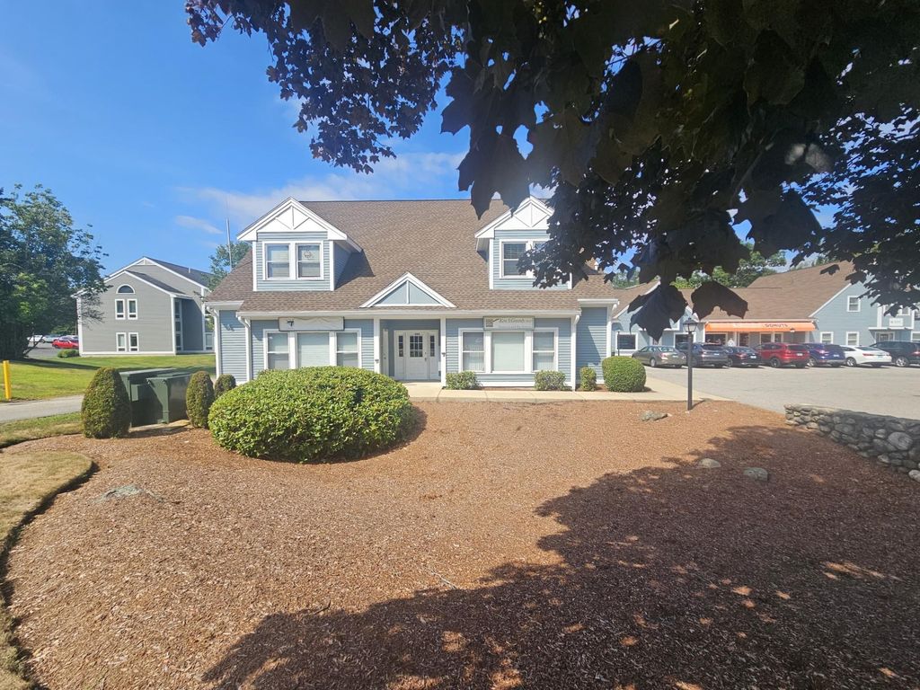 Photo of 8 Stiles Road #Unit 104B, Salem, NH 03038 (MLS # 5054207)