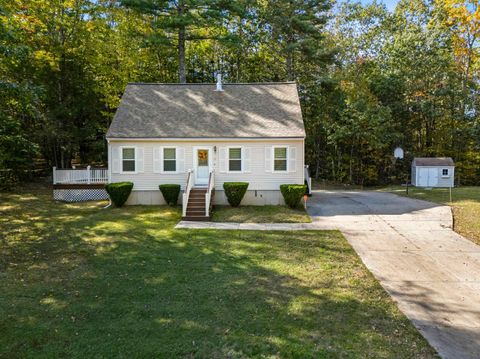 13 Huckleberry Road Raymond NH 03077