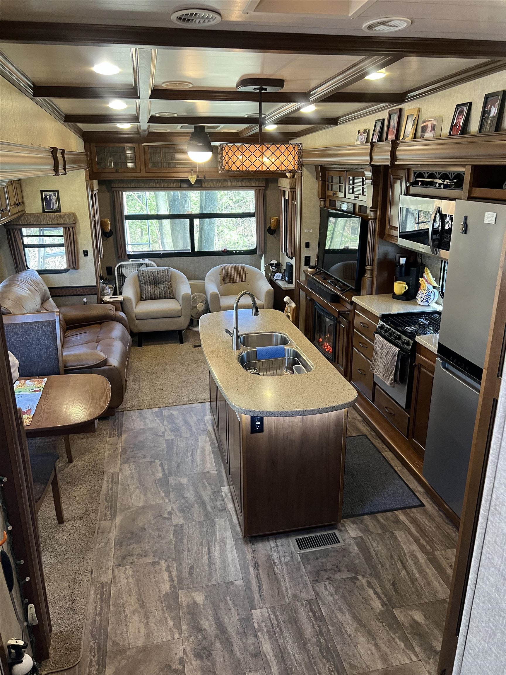 Panton, Vermont 05491, United States, 1 Bedroom Bedrooms, ,2 BathroomsBathrooms,Residential,Active,97304