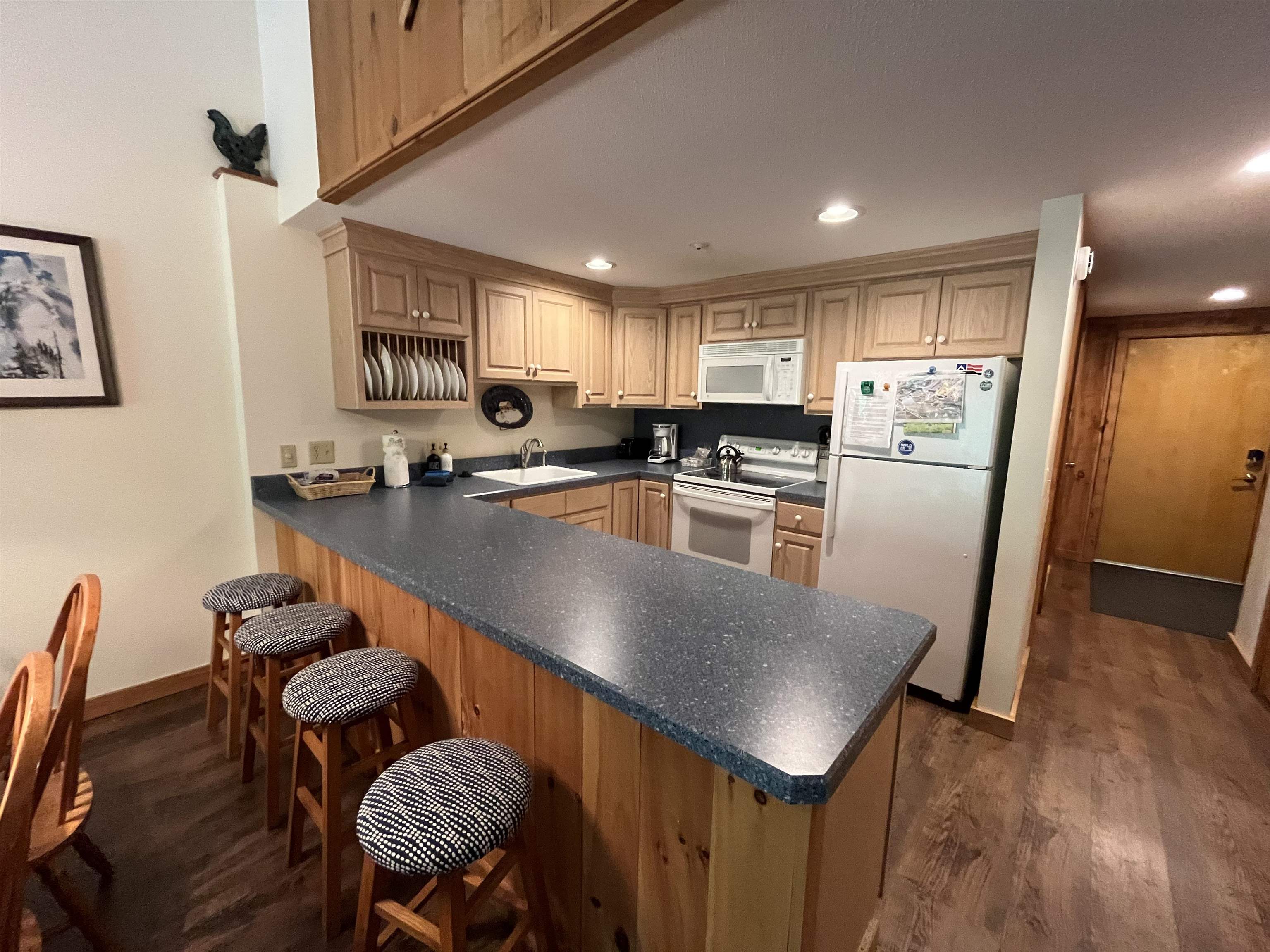 13 J Snow Tree Lane Willows J