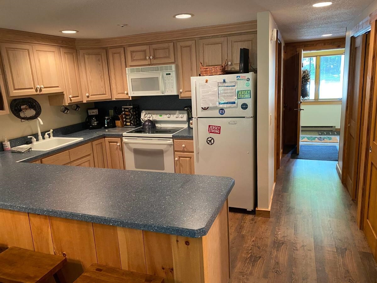 13 J Snow Tree Lane Willows J