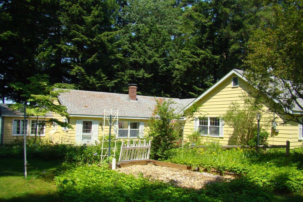 Photo of 105 Red Hill Road, Moultonborough, NH 03254 (MLS # 5023395)