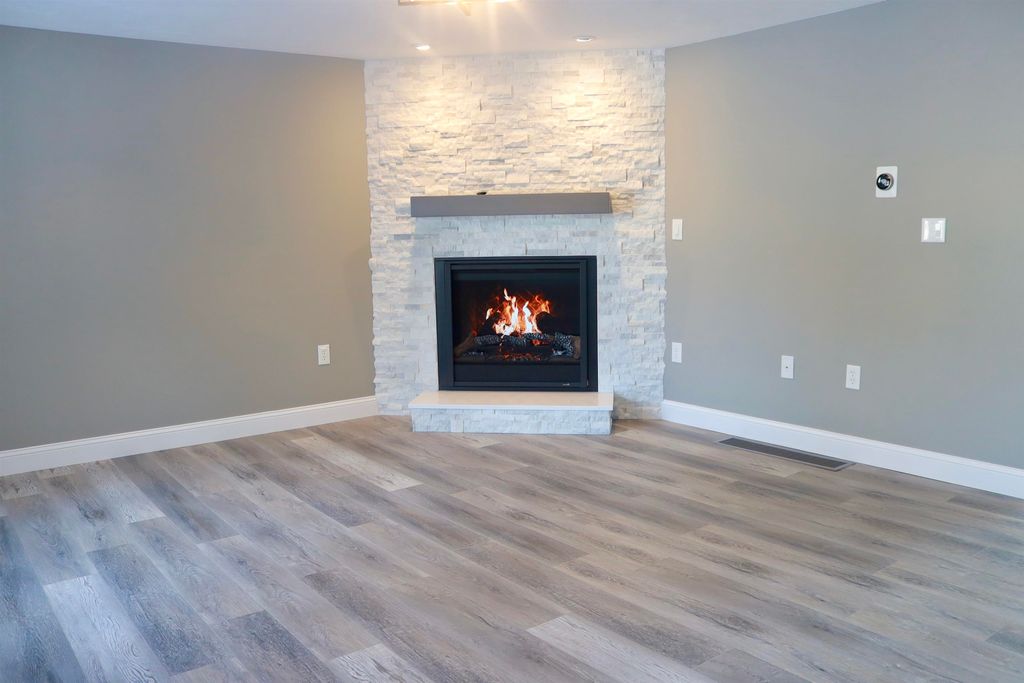 Photo of 14 Burberry Court, Merrimack, NH 03054 (MLS # 5075977)