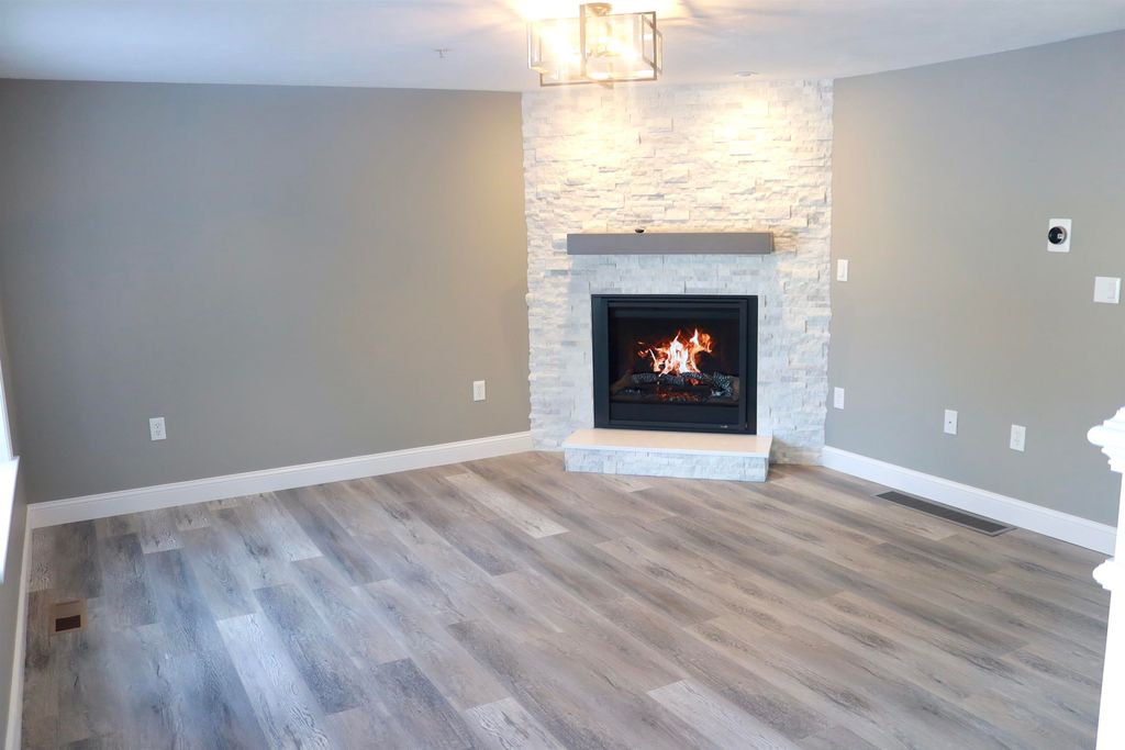 Photo of 14 Burberry Court, Merrimack, NH 03054 (MLS # 5075977)