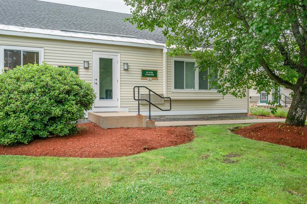 Photo of 10 Northern Boulevard #C-2, Amherst, NH 03031 (MLS # 5051284)