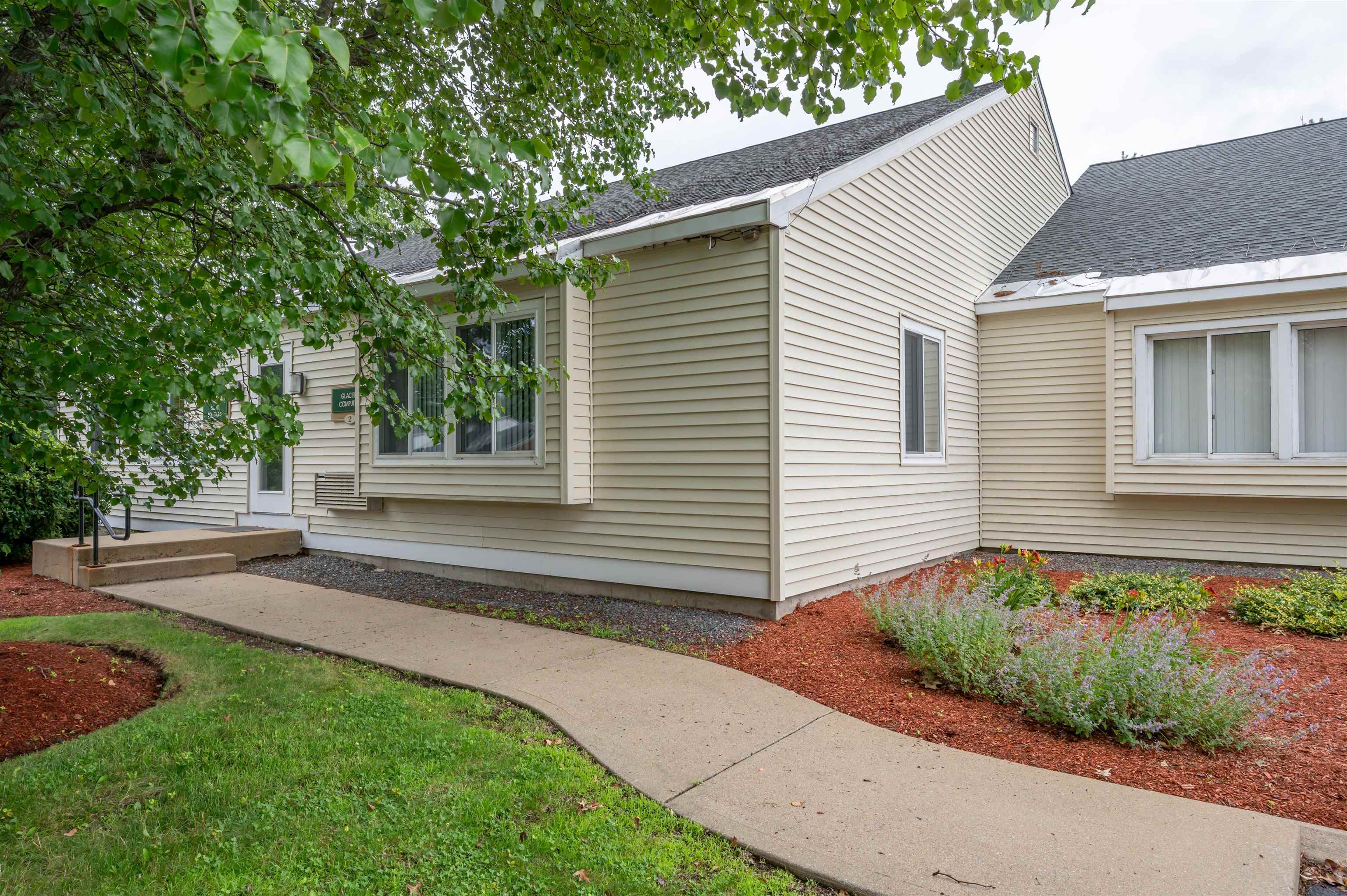 10 Northern Boulevard C-2