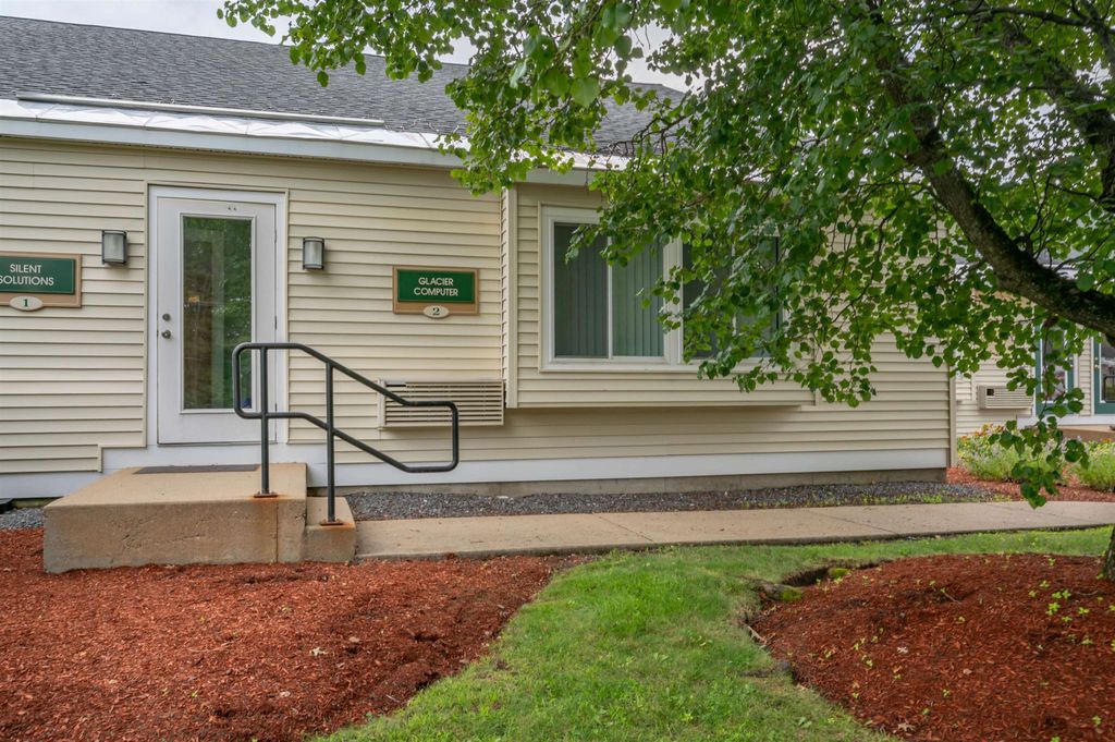 Photo of 10 Northern Boulevard #C-2, Amherst, NH 03031 (MLS # 5051284)