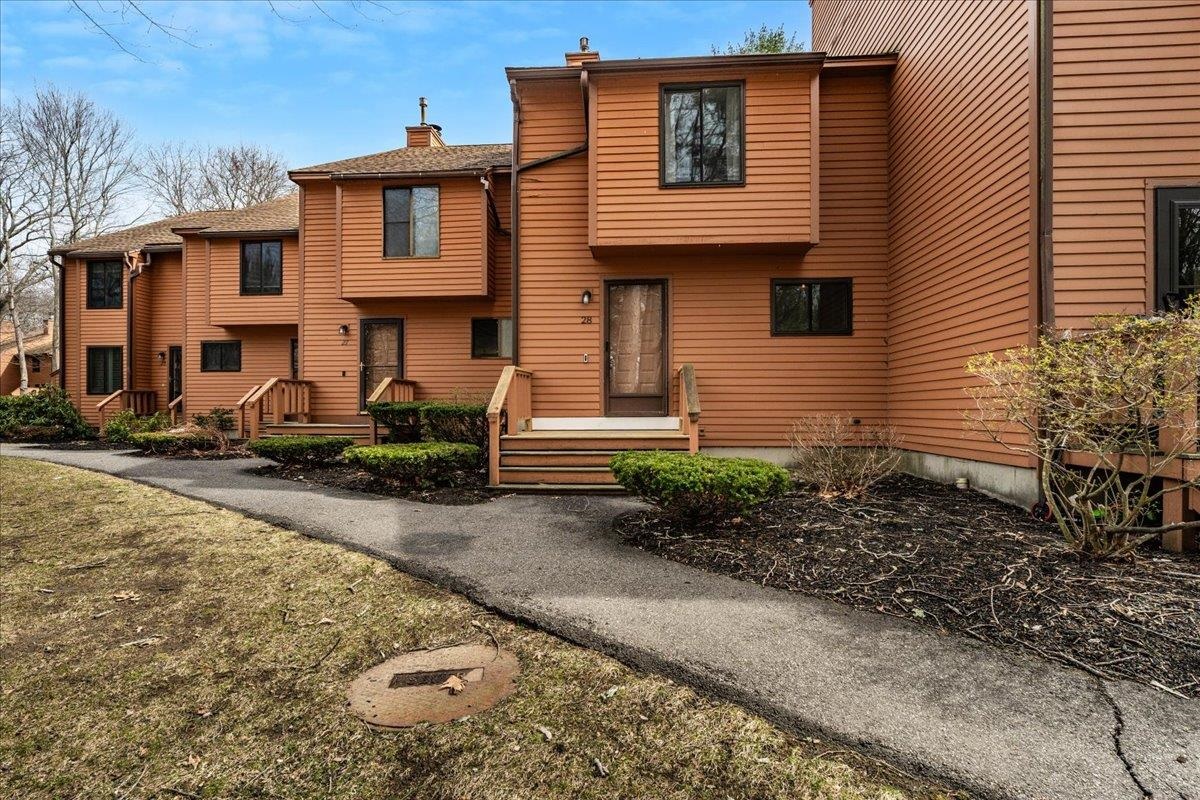 28 Dunvegan Woods Drive