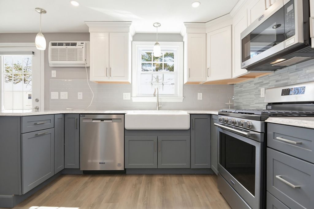 Photo of 20 Olde Country Village Road, Londonderry, NH 03053 (MLS # 5081037)