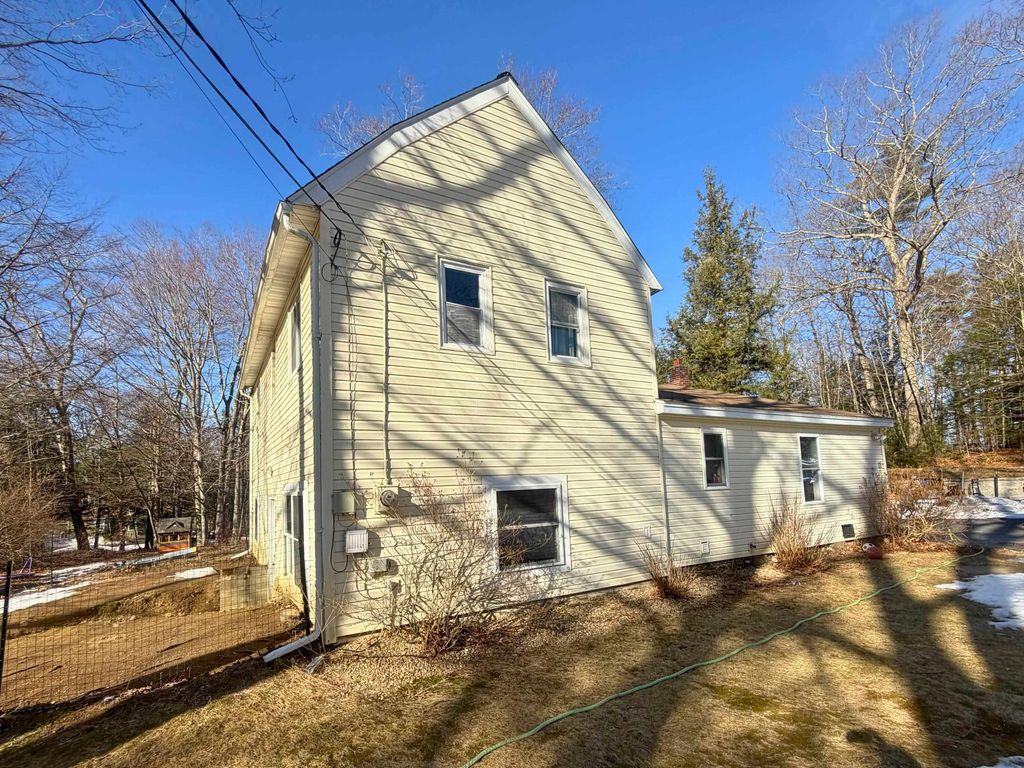 Photo of 11 Ash Street, Northwood, NH 03261 (MLS # 5080030)