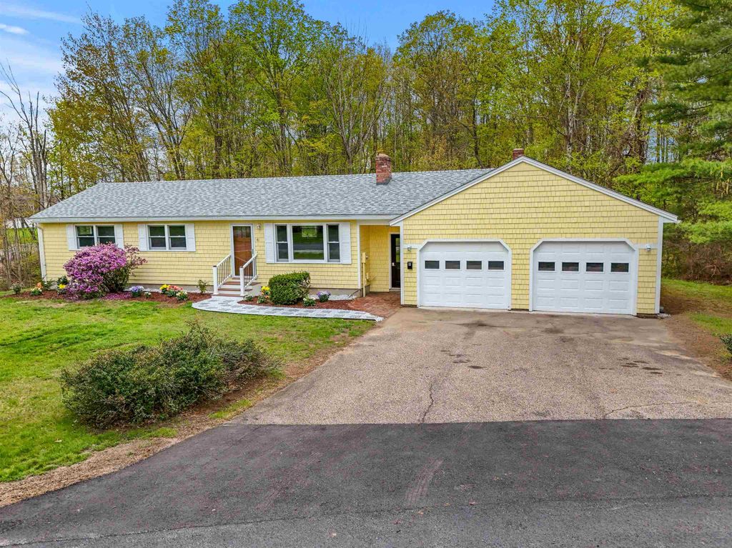 Photo of 6 Colonial Drive, Gilford, NH 03249 (MLS # 5088689)