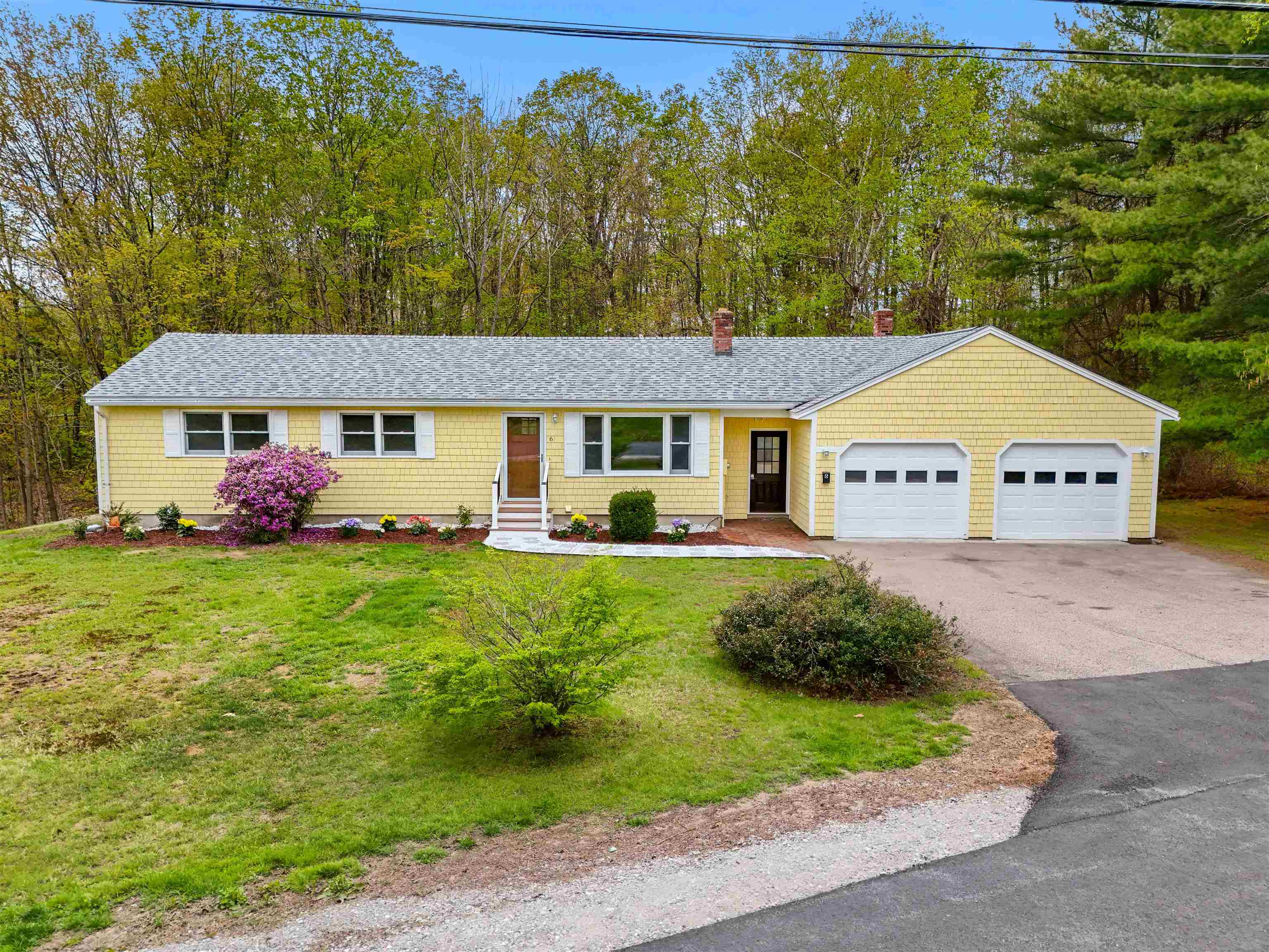6 Colonial Drive