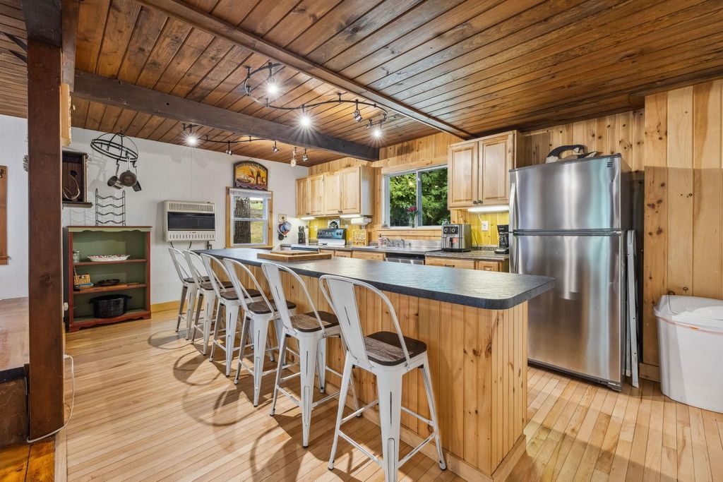 Photo of 46 Crestwood Drive, Conway, NH 03860 (MLS # 5041753)