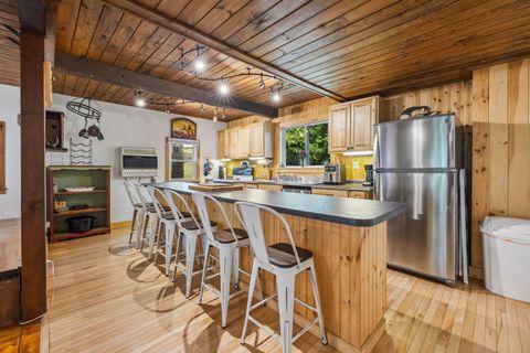 Photo of 46 Crestwood Drive, Conway, NH 03860 (MLS # 5041753)