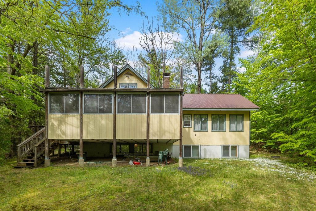 Photo of 46 Crestwood Drive, Conway, NH 03860 (MLS # 5041753)