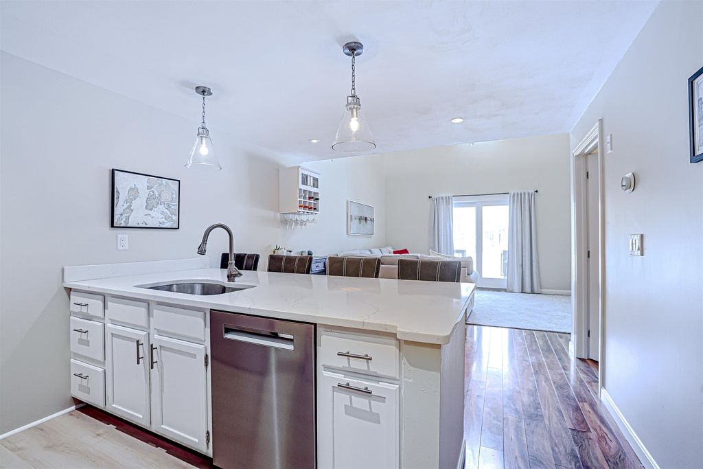 Photo of 35 Montrose Drive, Stratham, NH 03885 (MLS # 5083641)