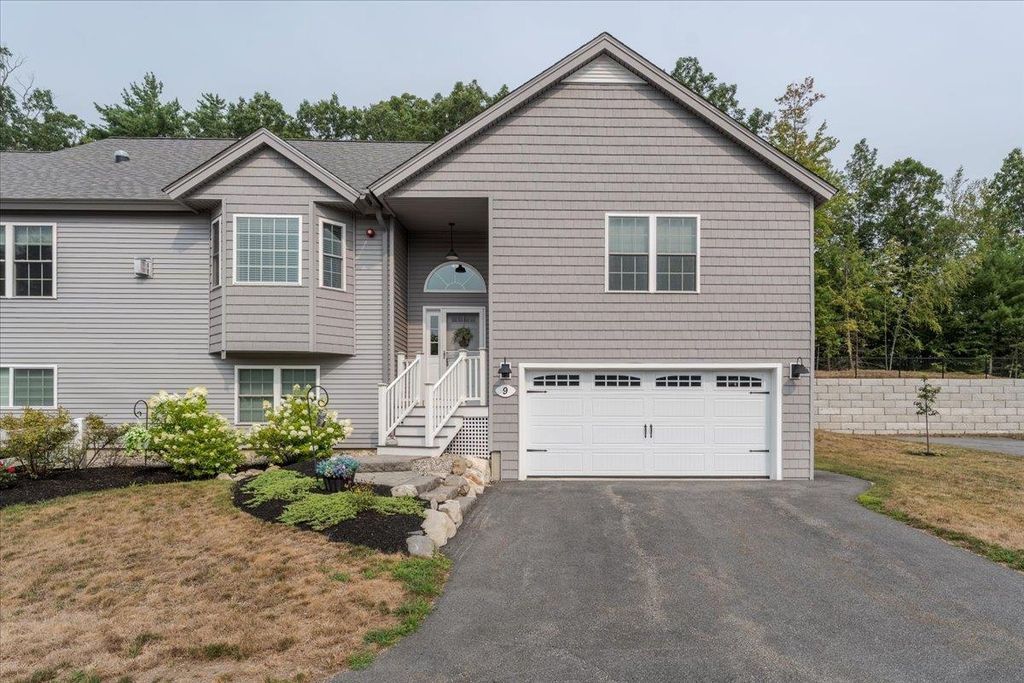 Photo of 9 Springfield Drive, Hampstead, NH 03826 (MLS # 5082474)