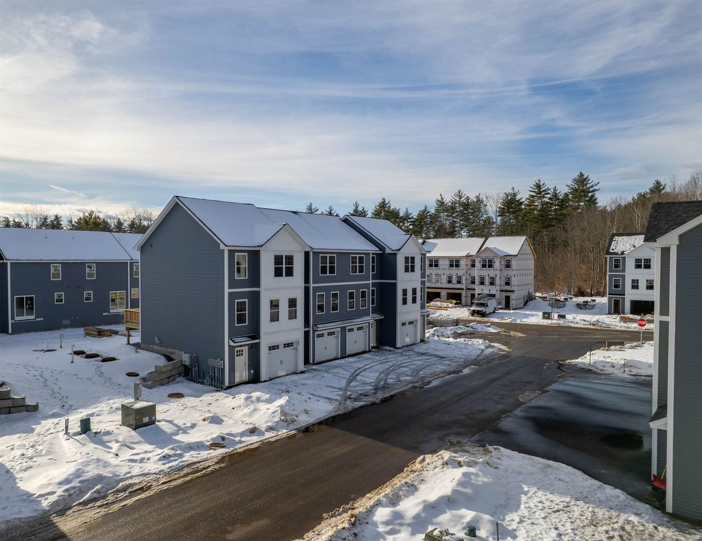 Photo of 8 The Crossings at Village Center, Barrington, NH 03825 (MLS # 5076860)