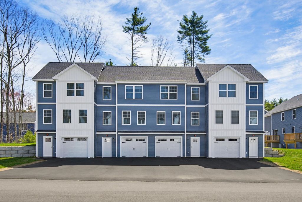 Photo of 9 Wentworth Lane, Barrington, NH 03825 (MLS # 5088154)