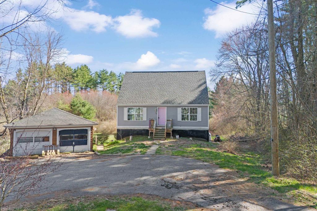 Photo of 7 Pheasant Run, Pembroke, NH 03275 (MLS # 5085728)