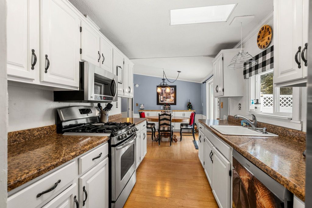 Photo of 17 Lilac Court, Raymond, NH 03077 (MLS # 5072134)