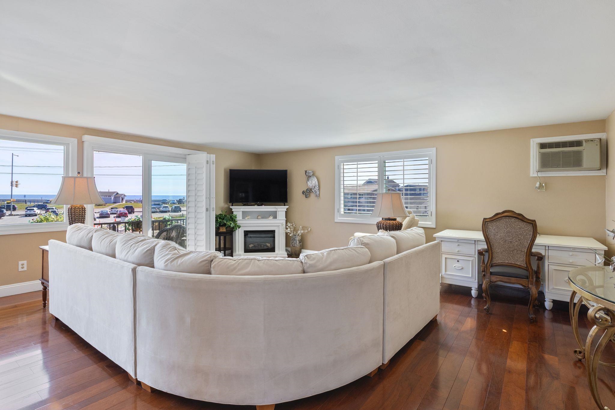 190 Kings Highway A1