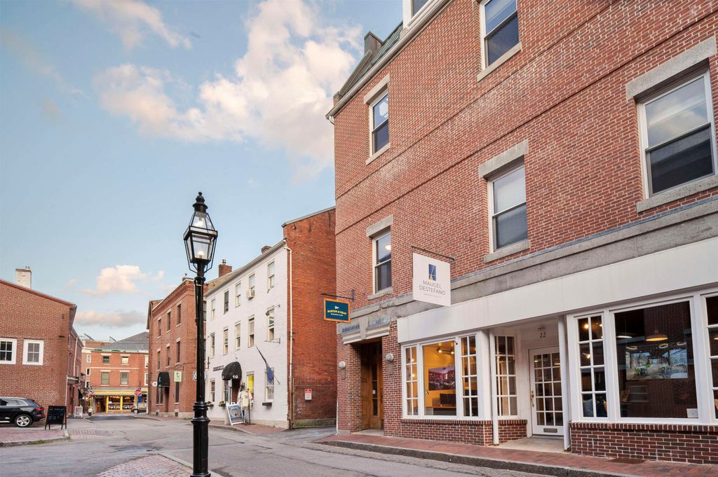 Photo of 20 Ladd Street #K, Portsmouth, NH 03801 (MLS # 5061635)