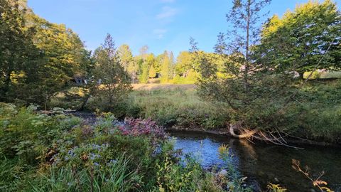 104 VT 5A Burke VT 05871