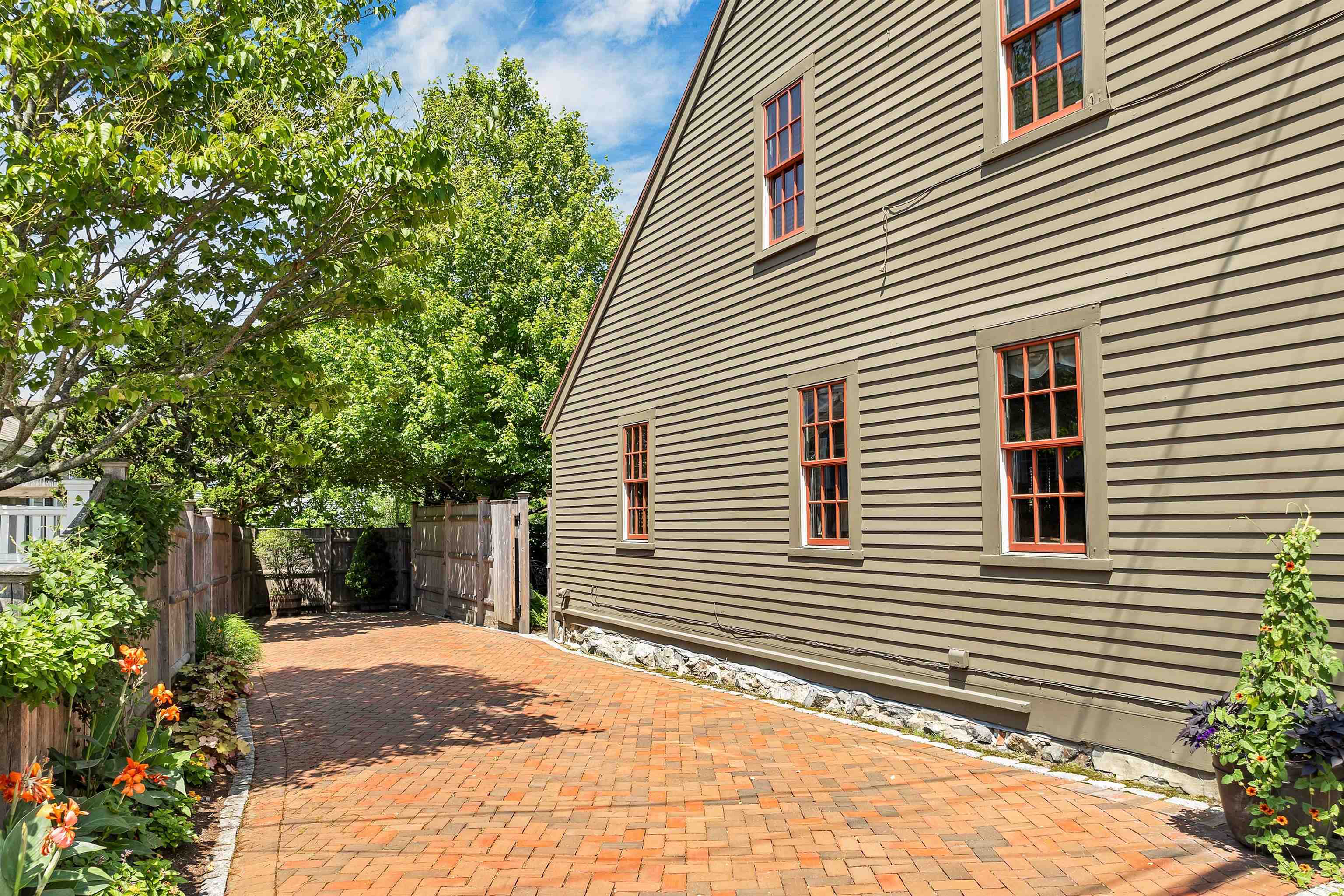 171 Gates Street