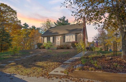 Photo of 39 PRESCOTT Road, Raymond, NH 03077 (MLS # 5063012)