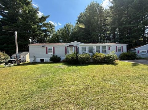 Photo of 20 Martha Street, Nashua, NH 03062 (MLS # 5065638)