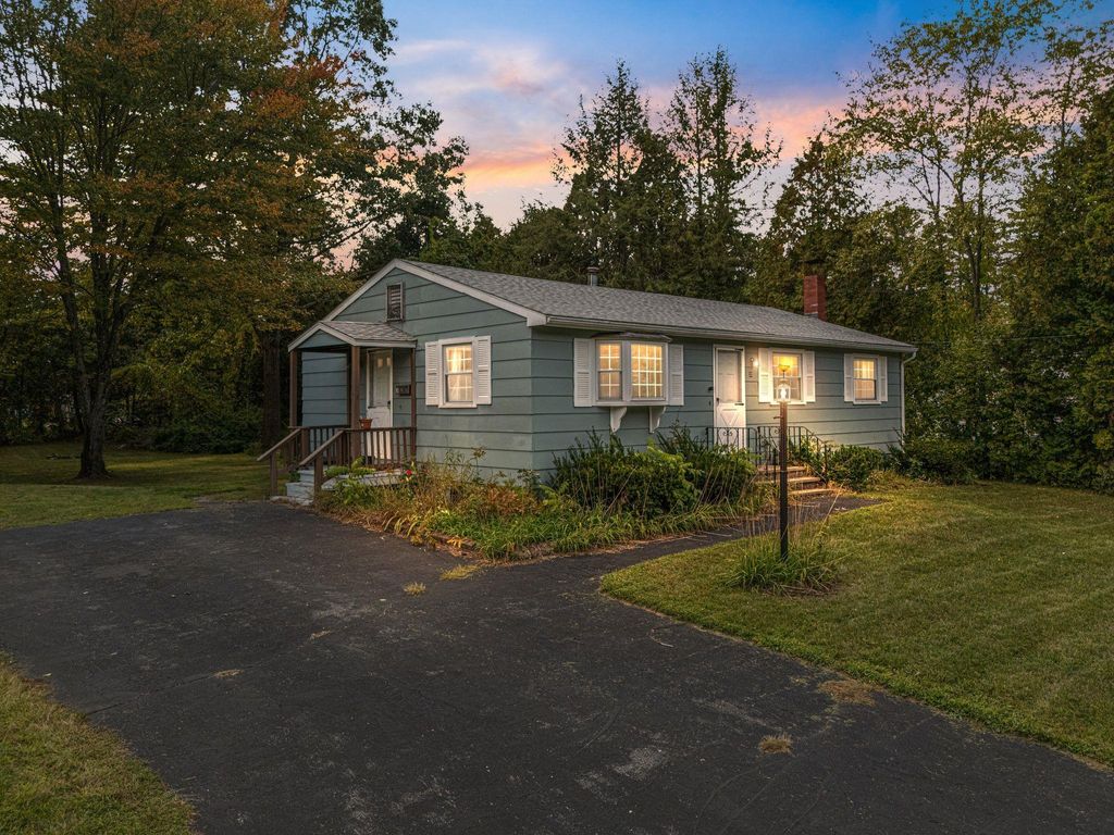 Photo of 30 Riverlawn Avenue, Rochester, NH 03868 (MLS # 5063503)