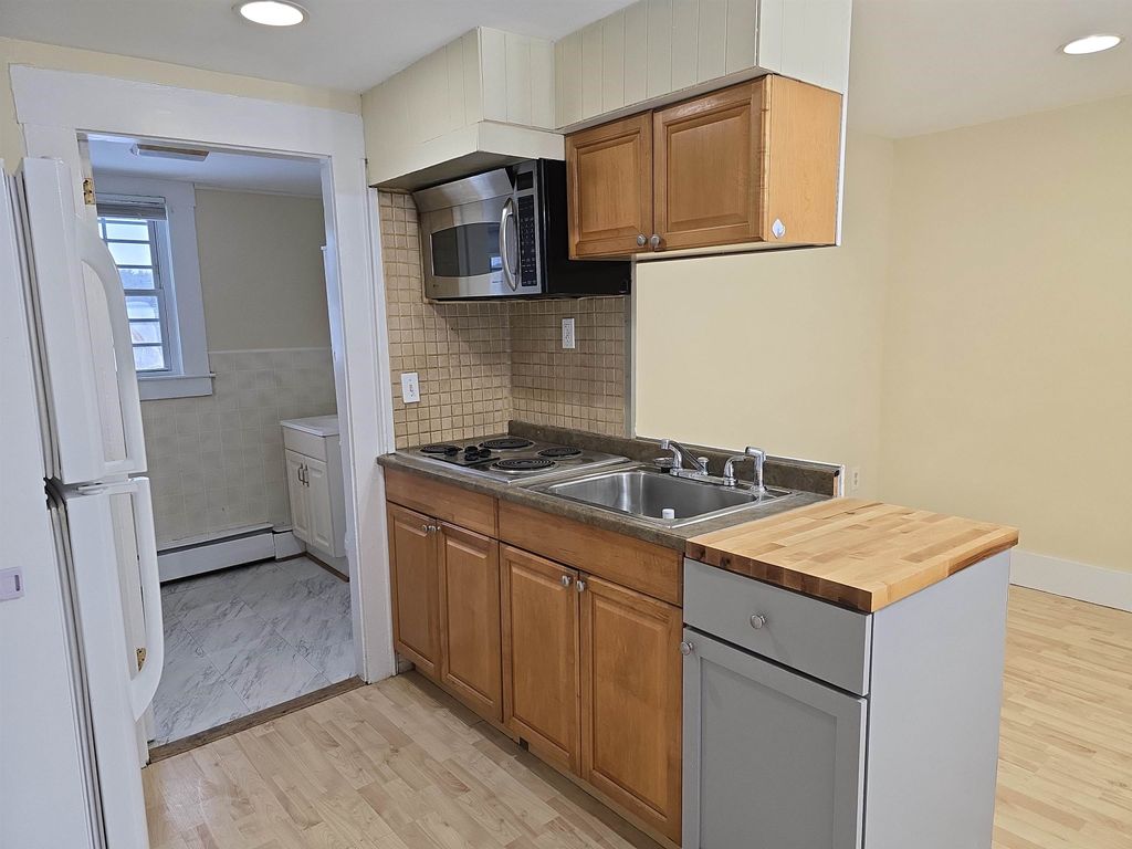 Photo of 165 South Main Street #6, Newport, NH 03773 (MLS # 5074289)
