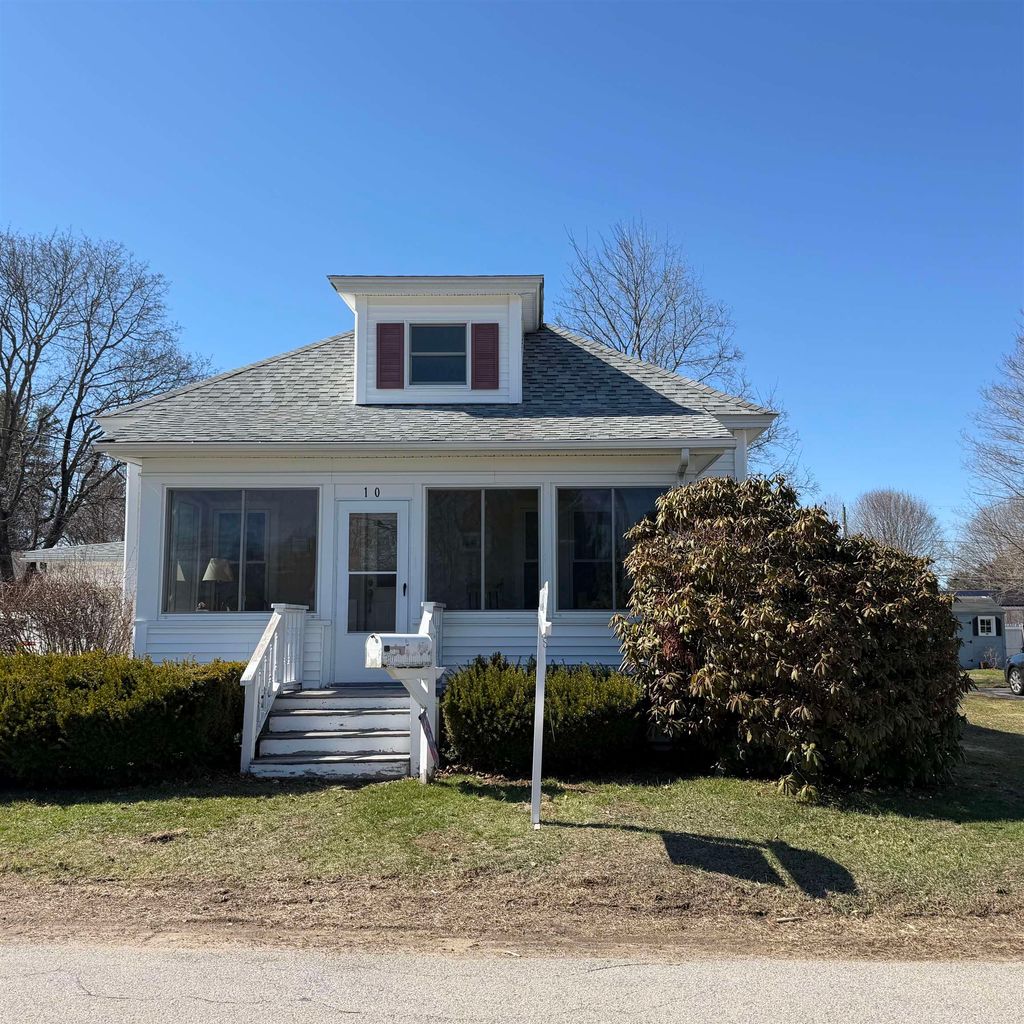 Photo of 10 Willey Street, Rochester, NH 03867 (MLS # 5082535)