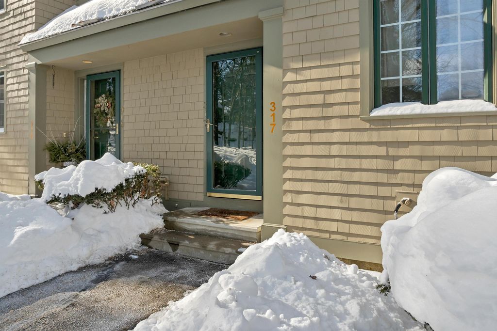 Photo of 1465 Hooksett Road #317, Hooksett, NH 03106 (MLS # 5081069)