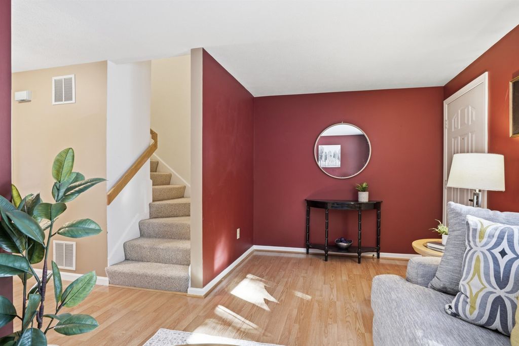 Photo of 33 Cranleigh Mews #311, Nashua, NH 03063 (MLS # 5077584)