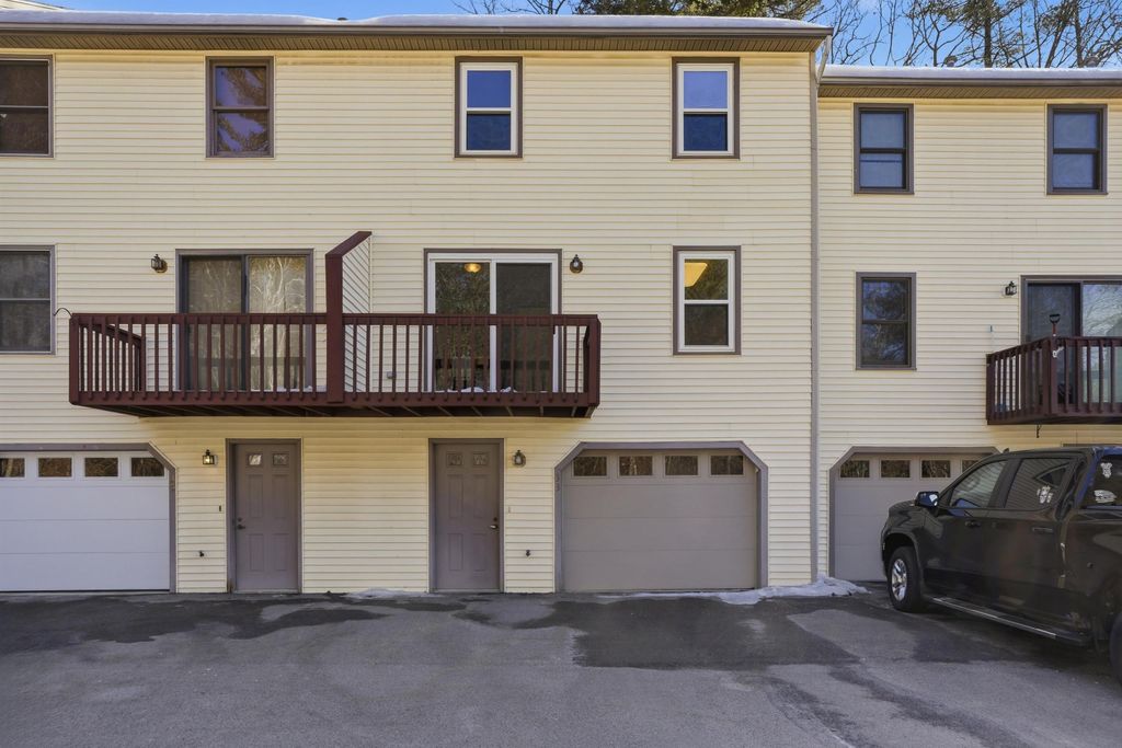 Photo of 33 Cranleigh Mews #311, Nashua, NH 03063 (MLS # 5077584)