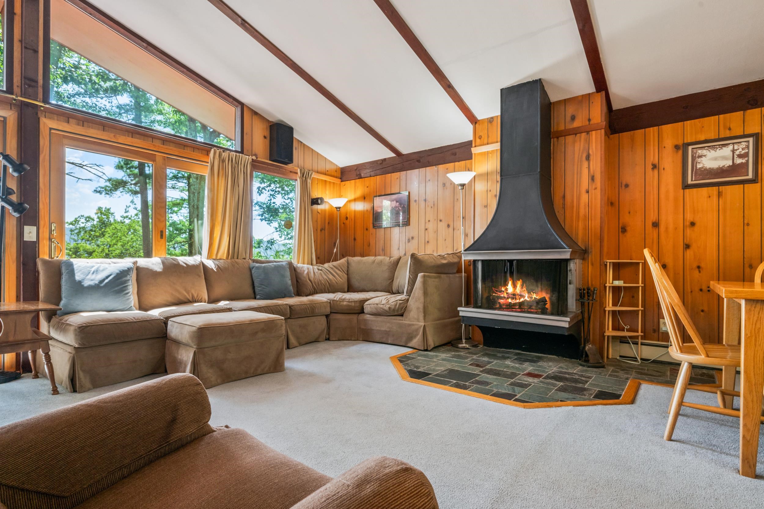 27 Moat Mountain Circle