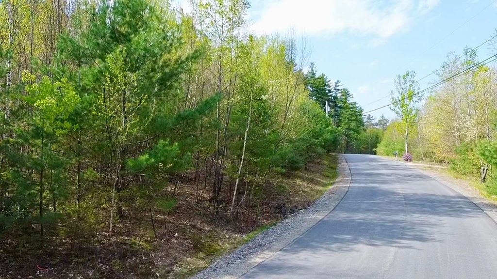Photo of 4 Ledgewood Road, Wilton, NH 03086 (MLS # 5087410)
