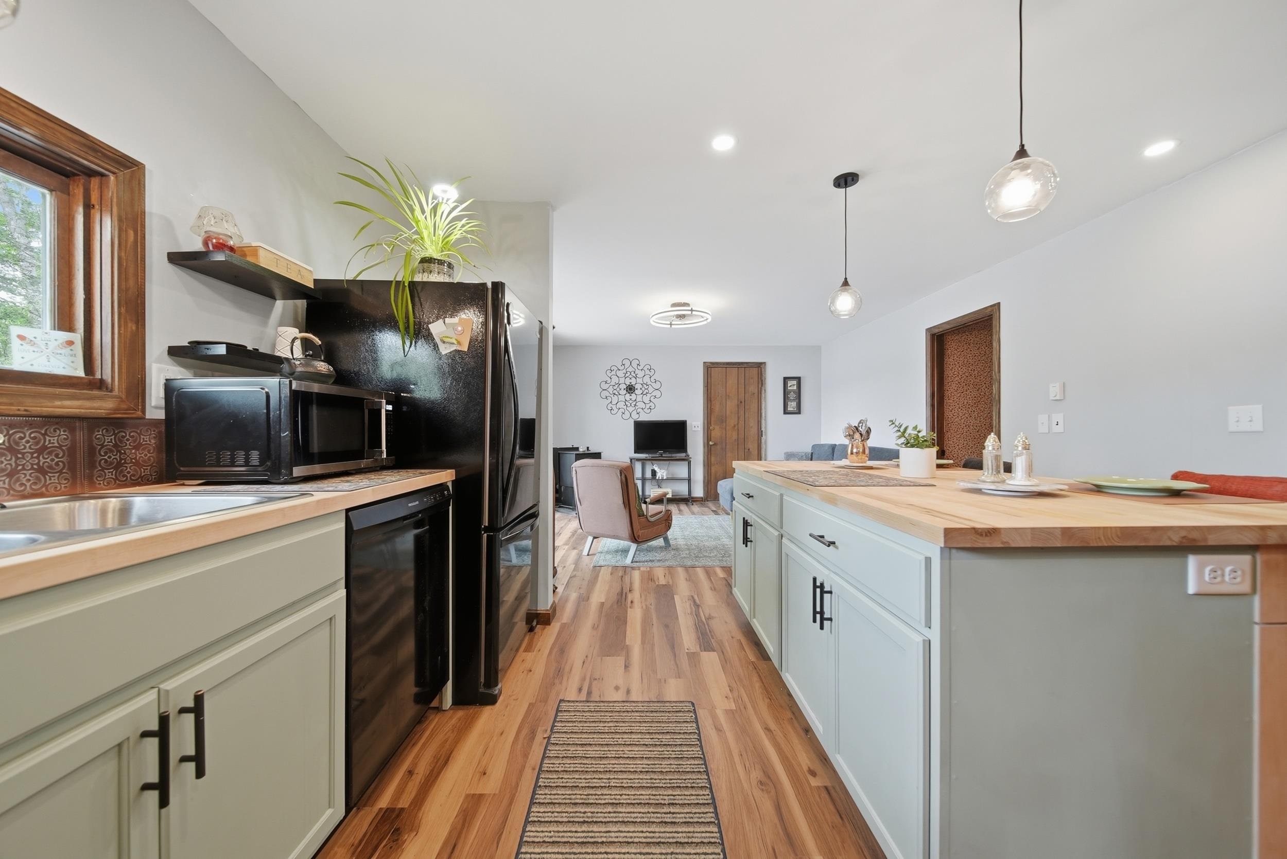 4 Clark Island Road