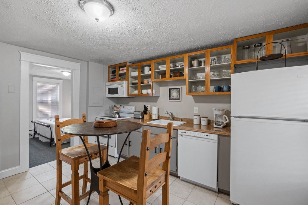 Photo of 65 S Elm Street #4, Manchester, NH 03103 (MLS # 5071453)