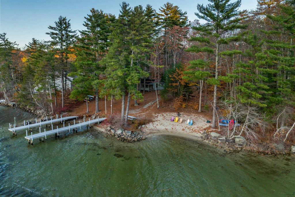Photo of 27 Abenaukee Drive, Wolfeboro, NH 03894 (MLS # 5081035)