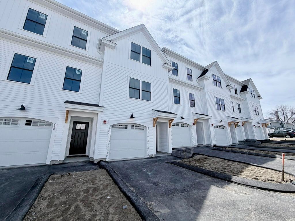 Photo of 30 Birdie Grove #B, Rochester, NH 03839 (MLS # 5086642)